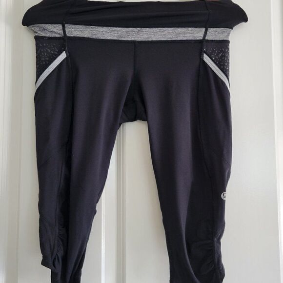 Lululemon Navy Cropped Leggings size 6‎ - Picture 1 of 10